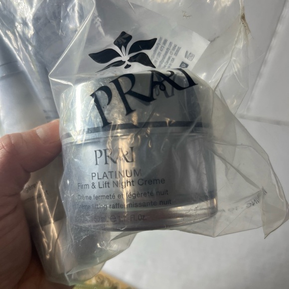 Prai Platinum firm and lift night caviar serum and night cream duo - Picture 2 of 3